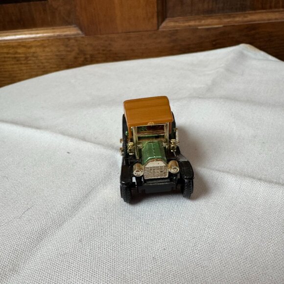 Reader's Digest Association - No. 304 - Model "T" Ford 1910 - Picture 2 of 7